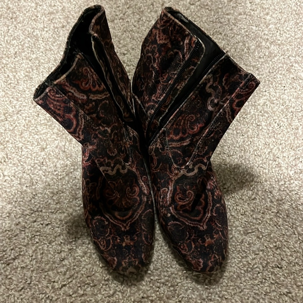 Lucky Brand fun booties
